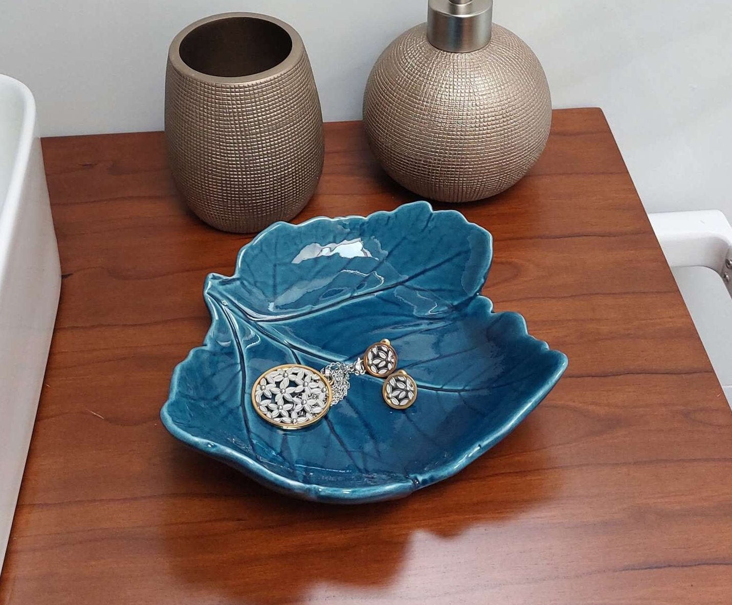 Jewelry tray, Decorative tray, Jewelry tray, Decorated oval tray for the bathroom| Ceramic soap dish