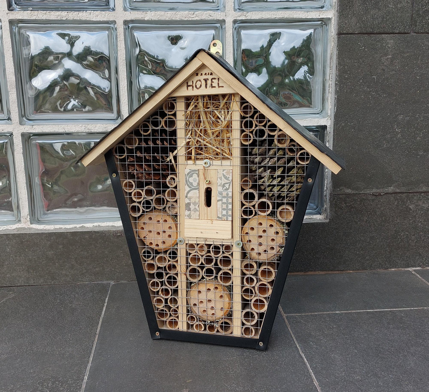Insect hotels, pollinating insects, garden decoration, terrace decoration, pollinator hotels, pollinator shelters, pollinator attractant