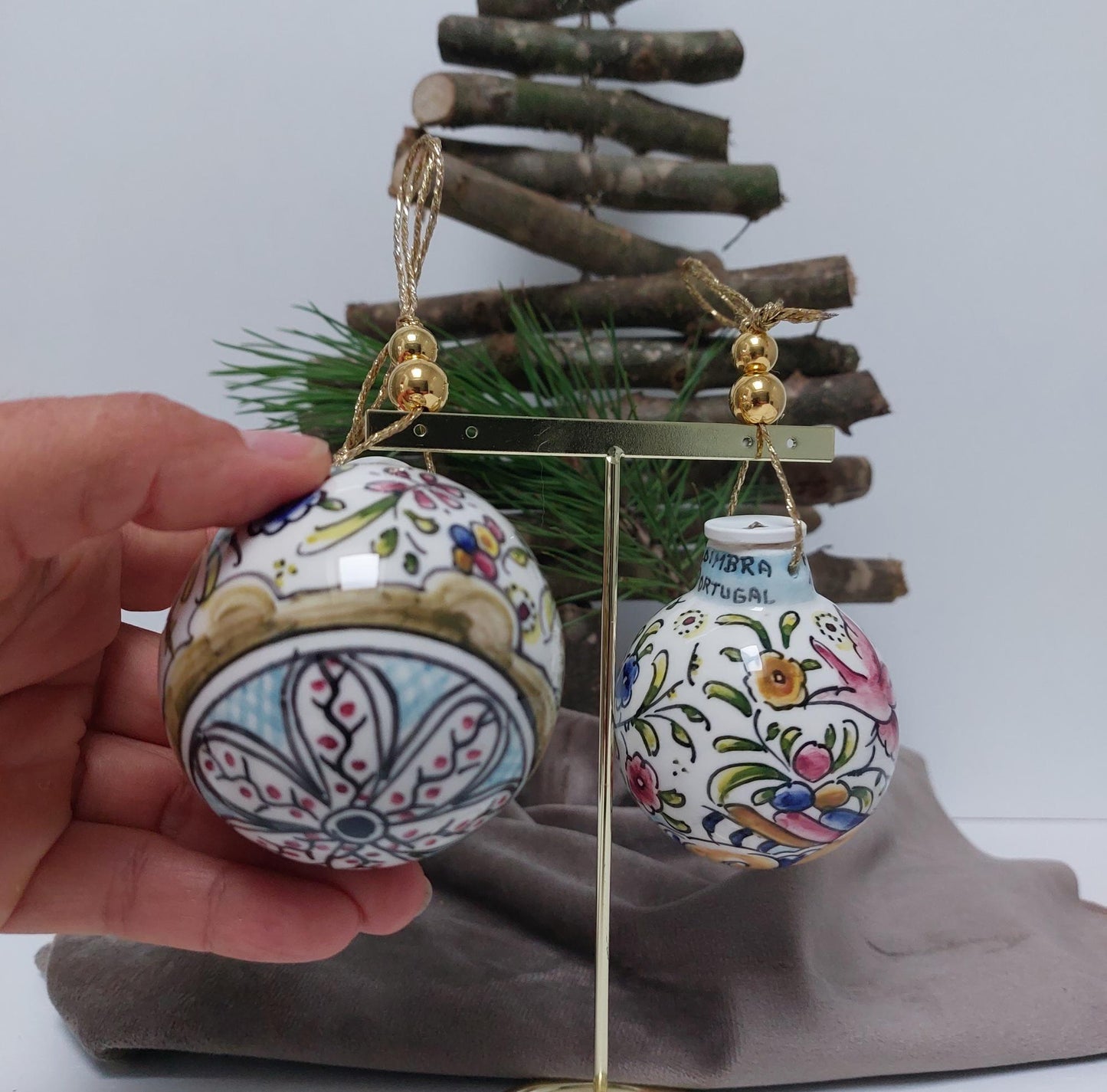 2x Ceramic Christmas Balls