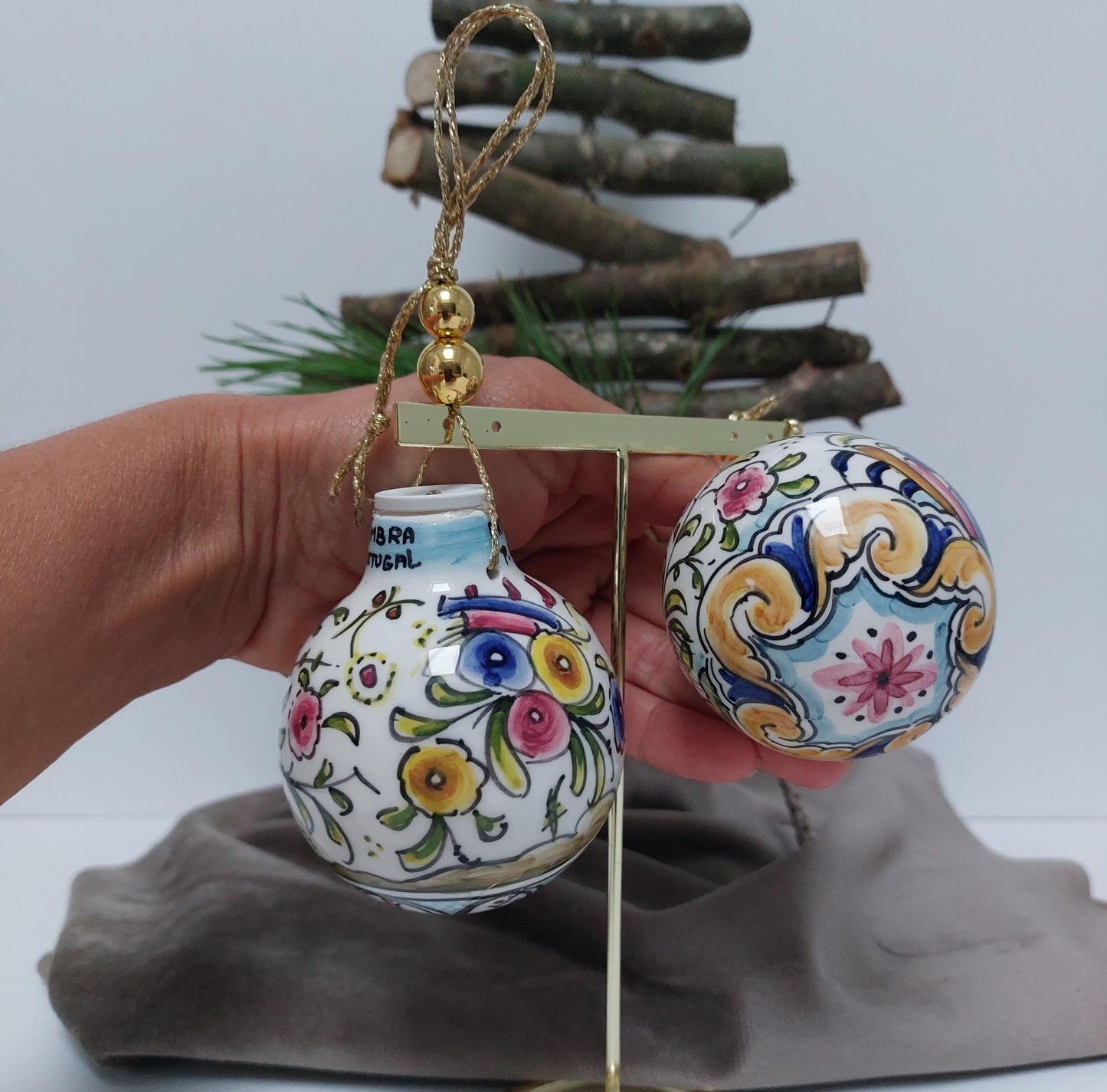 2x Ceramic Christmas Balls